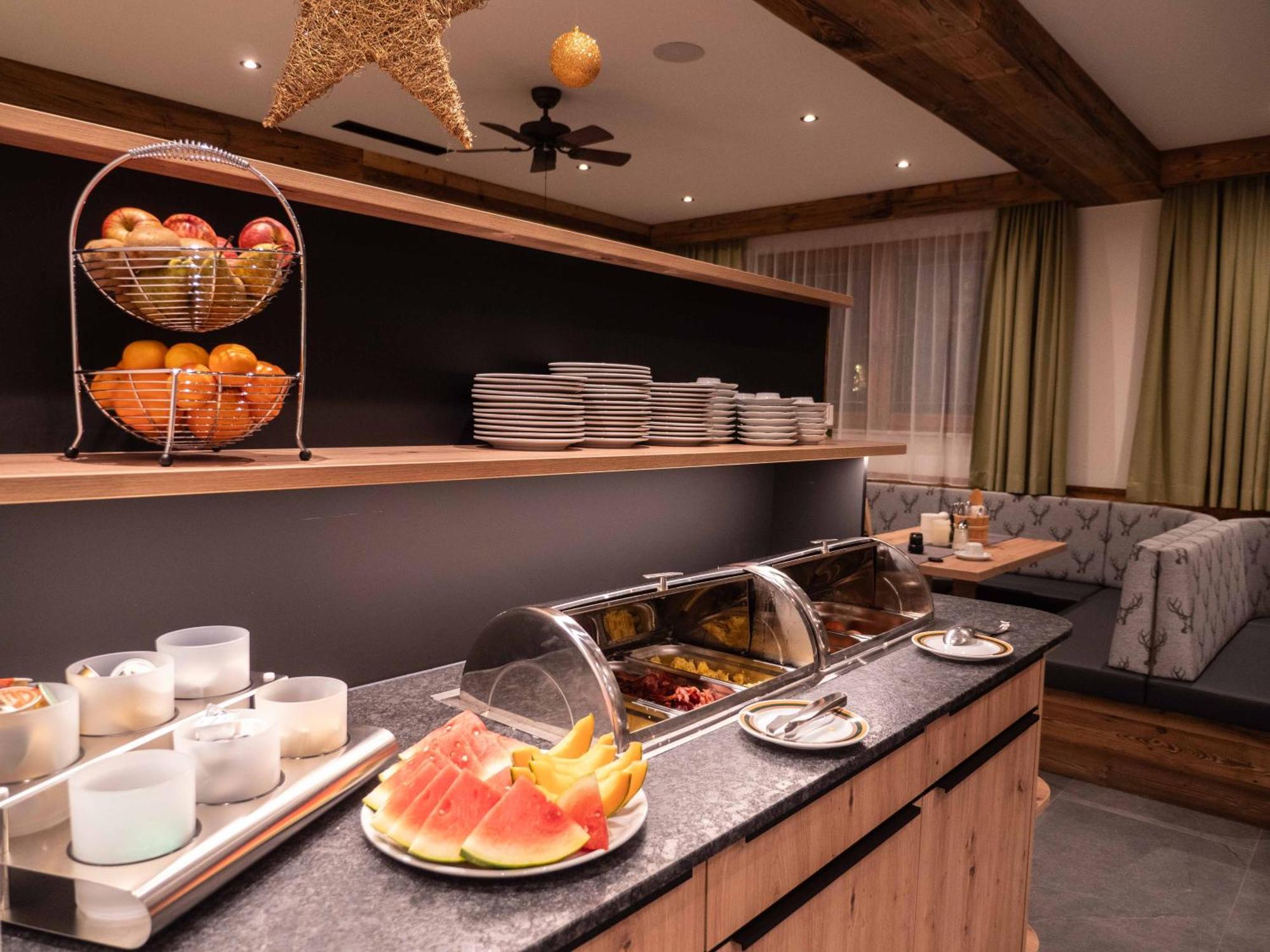 & Mit Hotel